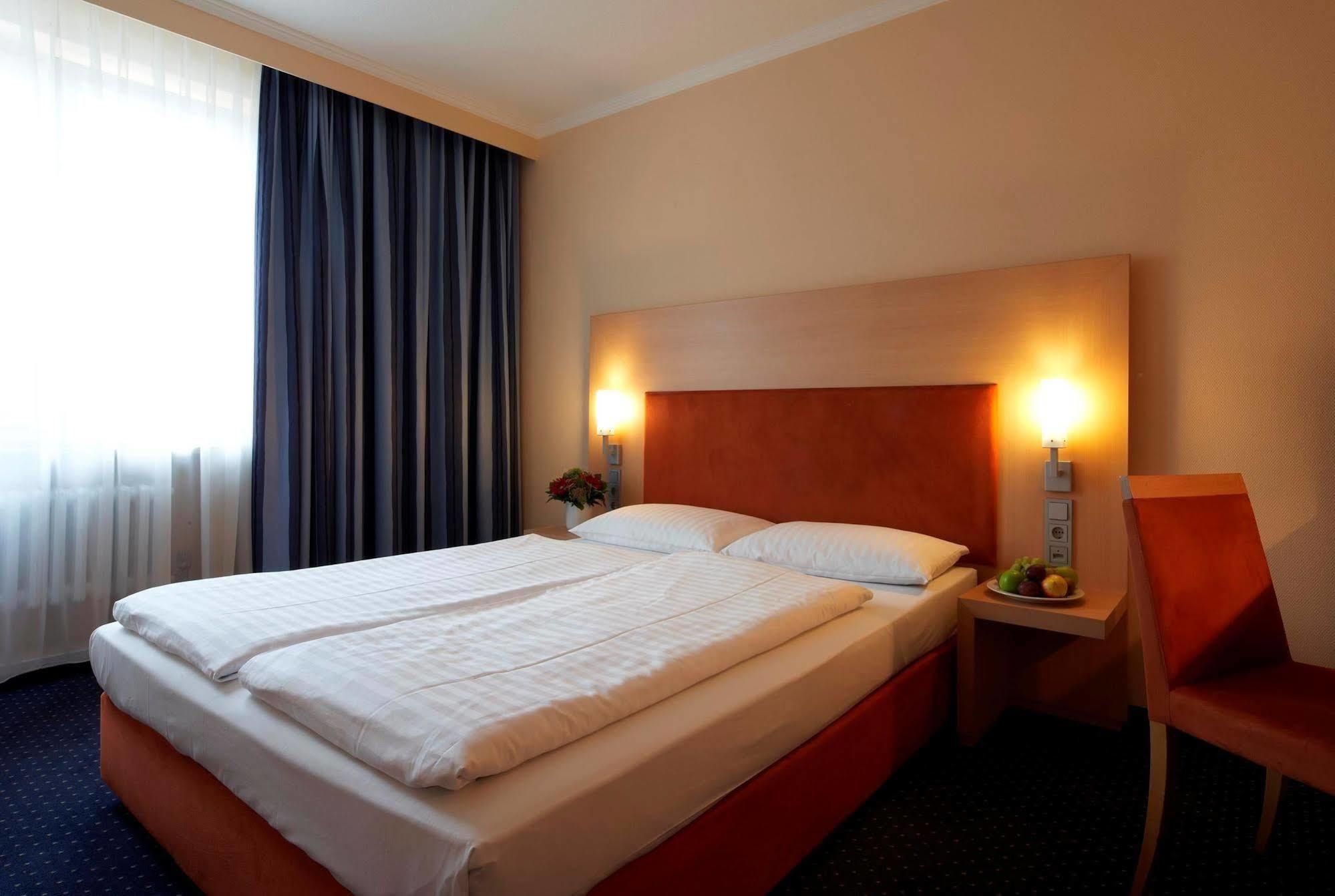 Intercityhotel Штутгарт Екстер'єр фото