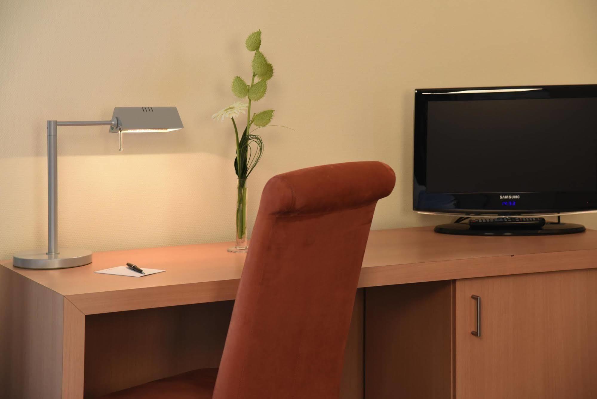 Intercityhotel Штутгарт Екстер'єр фото