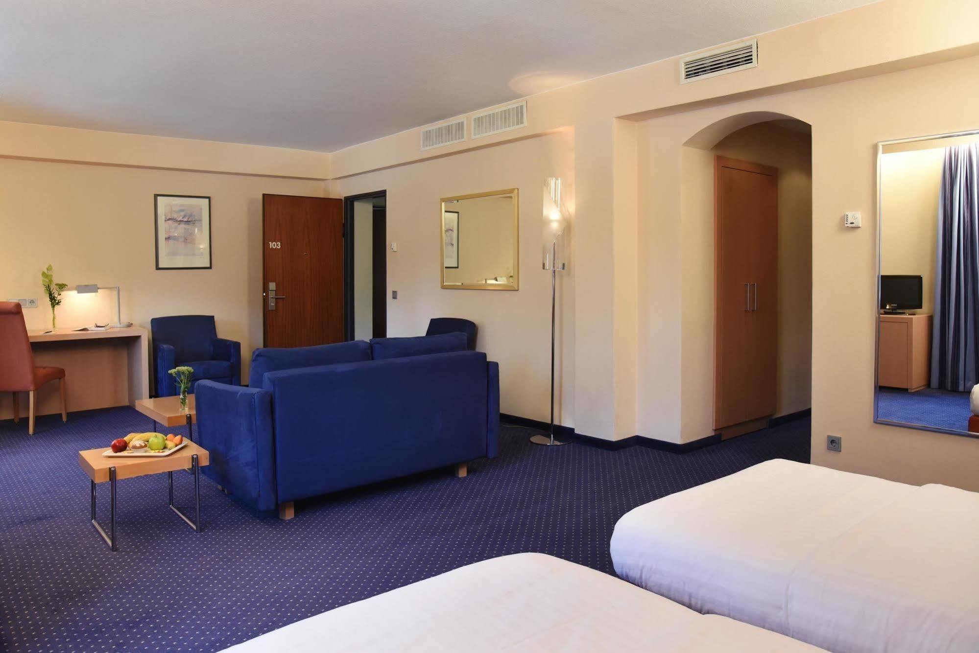 Intercityhotel Штутгарт Екстер'єр фото